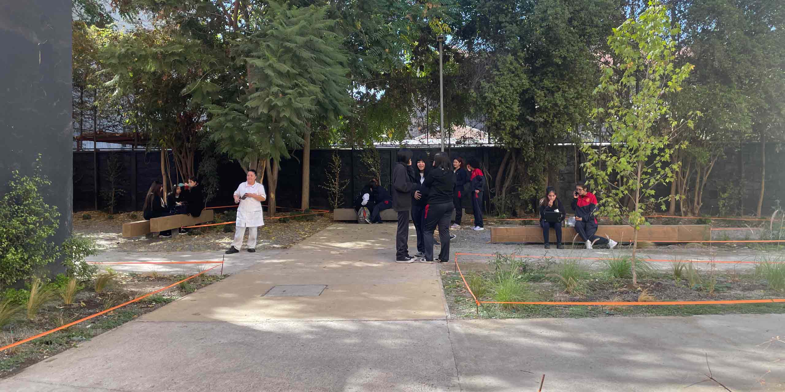 NUEVO PATIO PERIMETRAL COLEGIO FRANCISCO ARRIARÁN
